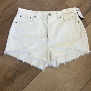 Abercrombie & Fitch High Rise 4” Mom Shorts
